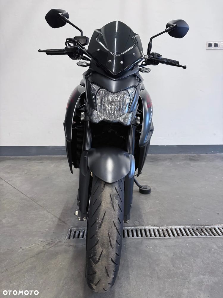 Suzuki GSX - 37