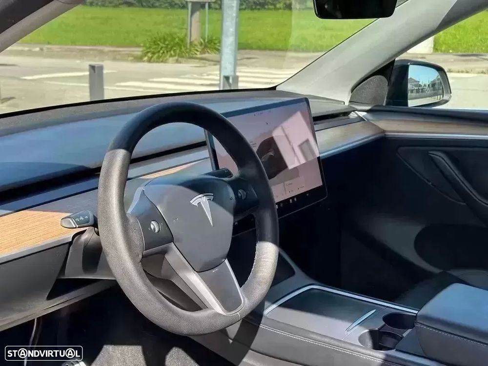 Tesla Model Y Performance Tração Integral - 23