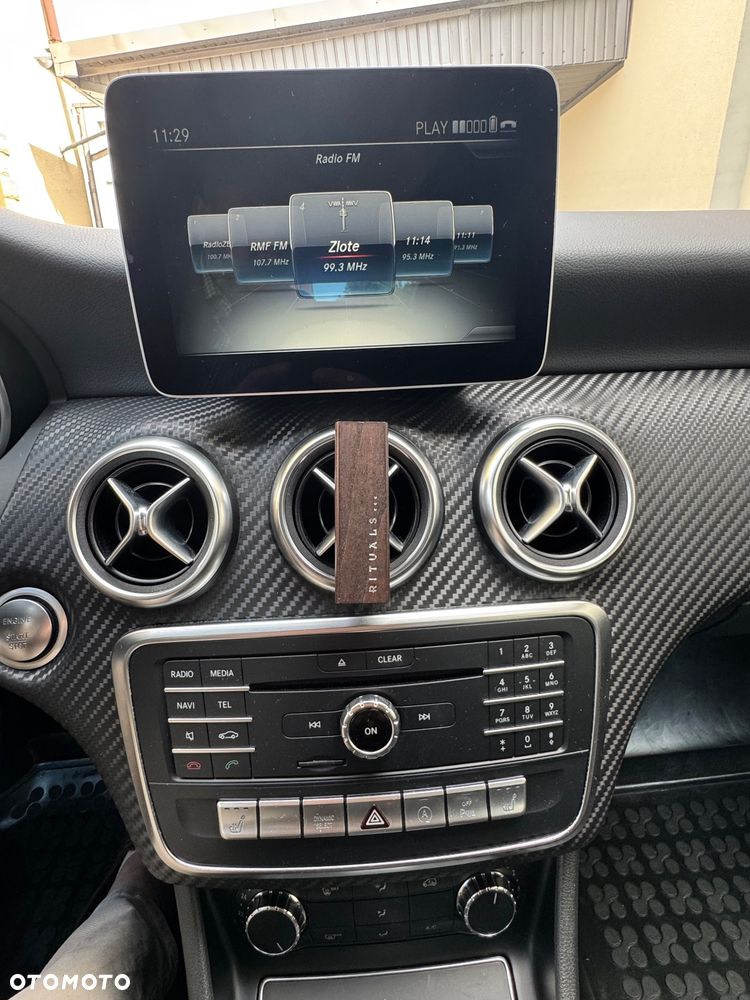 Mercedes-Benz Klasa A 180 7G-DCT AMG Line - 22