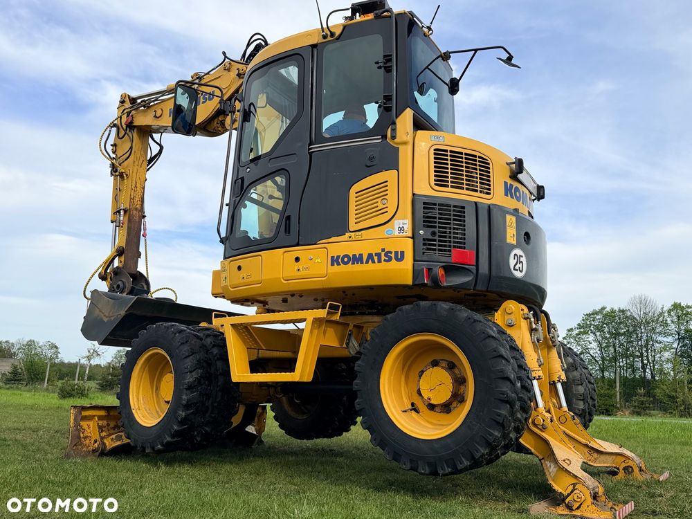 Komatsu 4x4x4 ramię łamane Koparka kołowa KOMATSU  PW98MR-8 10ton 4x4x4 ośki skrętne Ramię 3x łamane BEZ DPF i ADBLUE 4 cyl dodatkowe wyjścia hydr Pług Podpory 2012 szybka zwinna Prosto z importu 1 właściciel Cat TEREX Liebherr Wacker Pw 98 Mr 8 11 - 20
