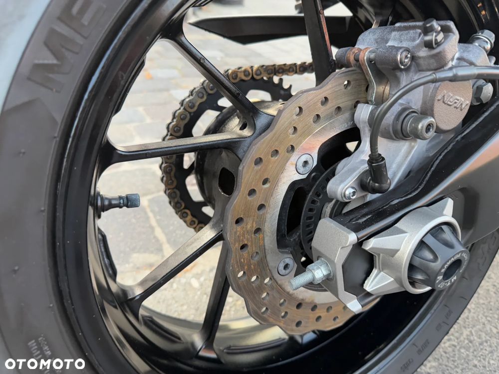 Yamaha MT - 16