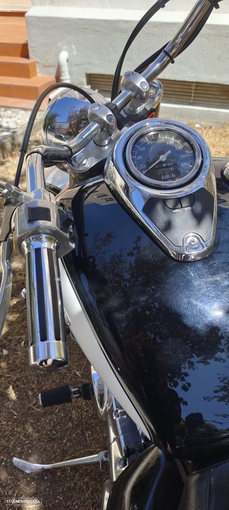 Suzuki Intruder VL 800 - 7