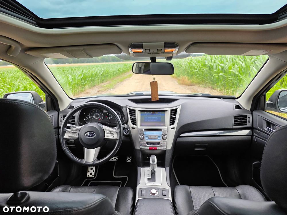 Subaru Legacy 2.5i GT - 16