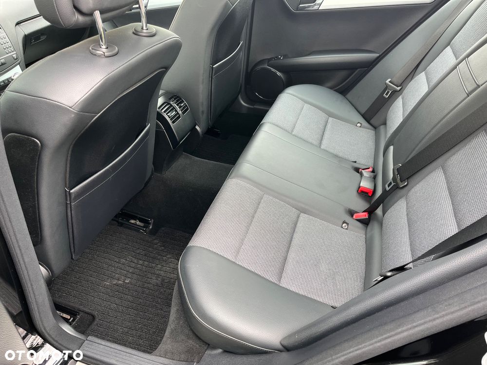 Mercedes-Benz Klasa C 180 Kompressor Avantgarde - 26