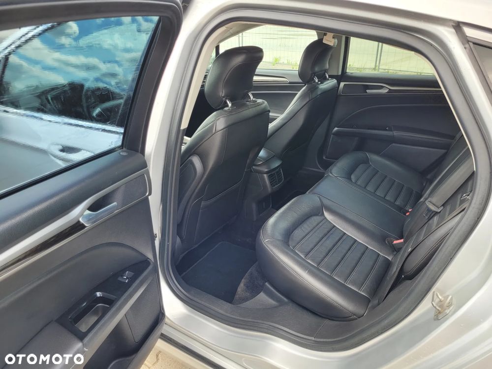 Ford Fusion - 20