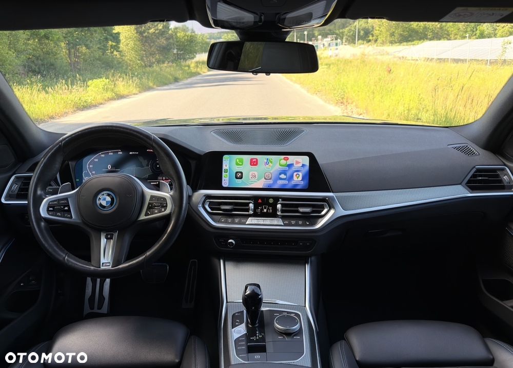 BMW Seria 3 330e M Sport - 30