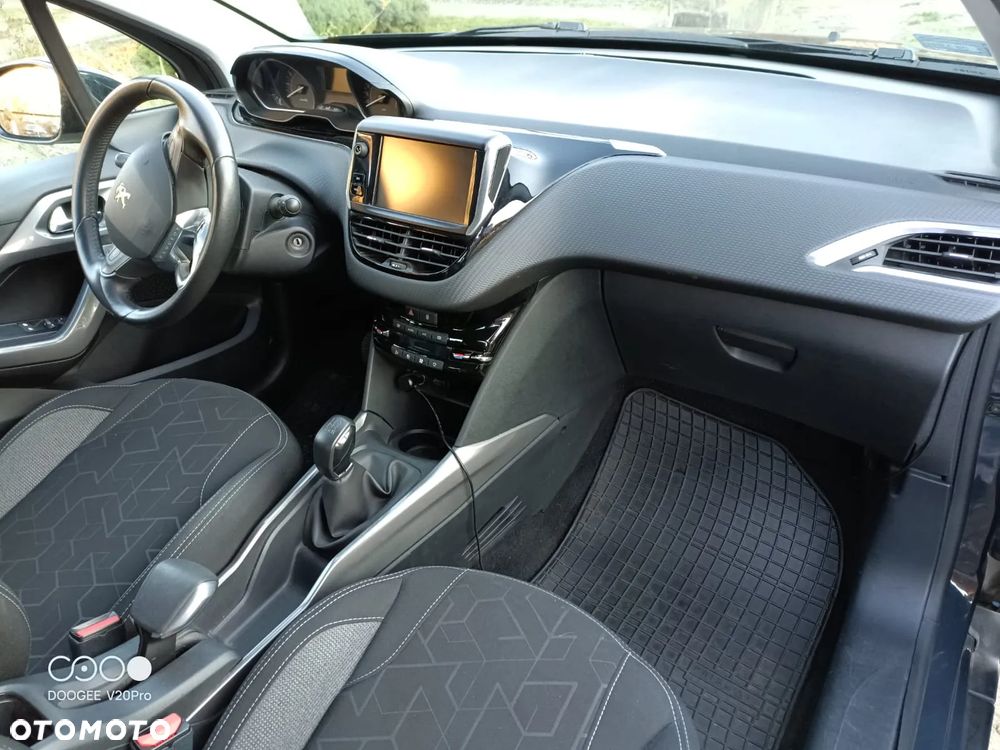 Peugeot 2008 1.2 VTi/Pure Tech Access - 5