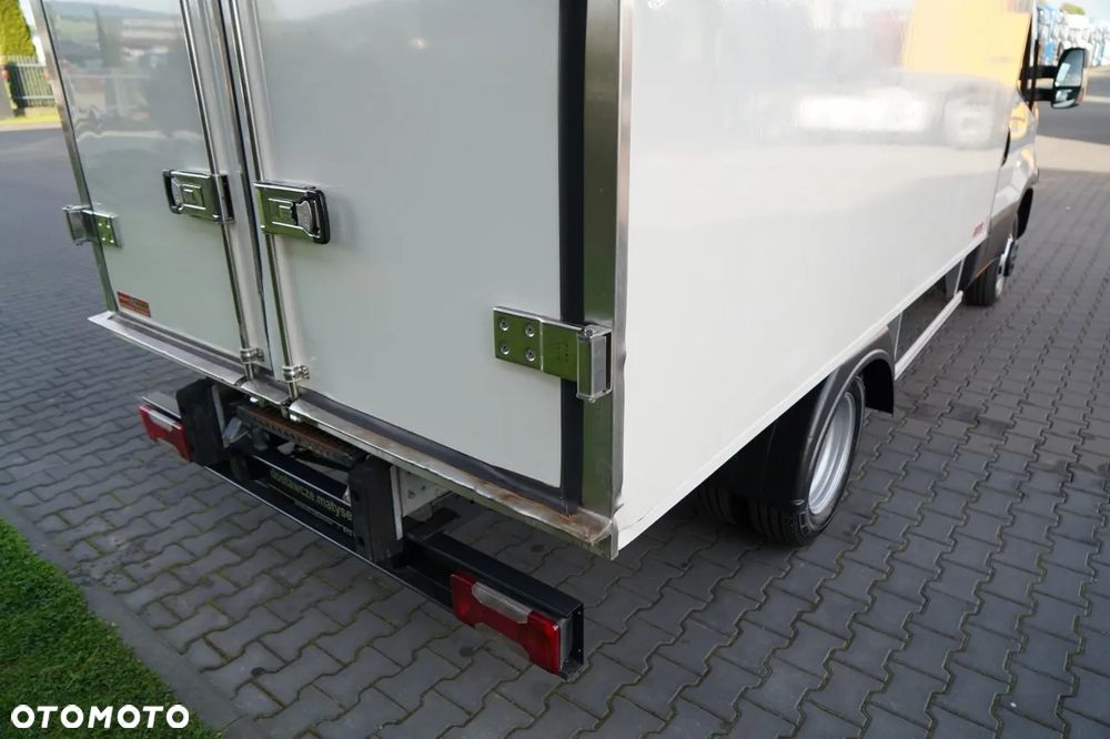 Iveco DAILY 35-140 / CHŁODNIA / THERMO KING / REGAŁY / MANUAL / BLIŹNIAK / - 16
