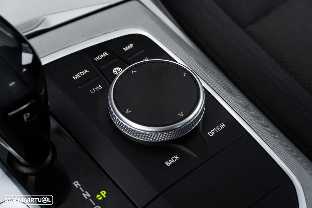 BMW 330 e Line Luxury Auto - 25