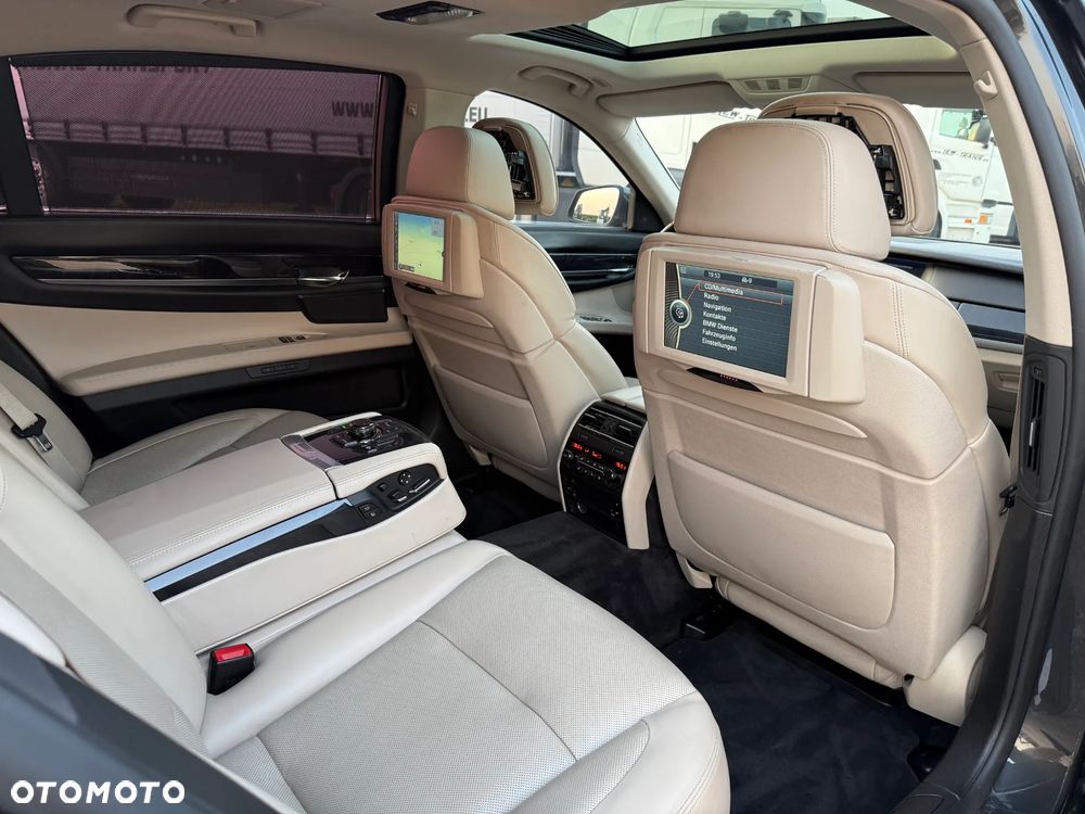 BMW Seria 7 750Li - 10