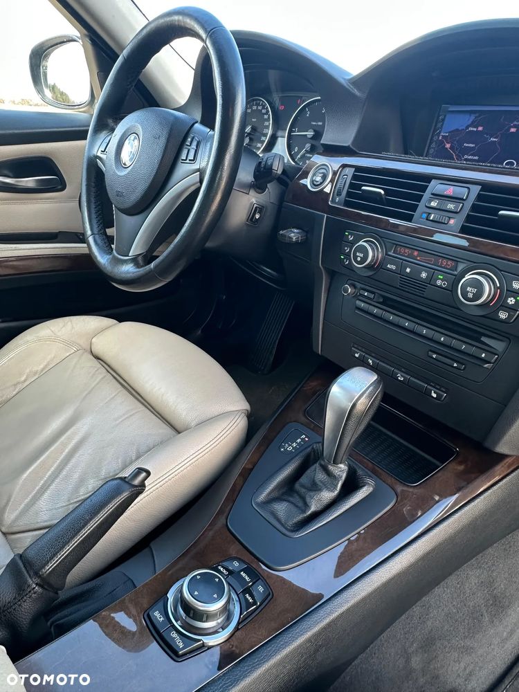 BMW Seria 3 320d xDrive DPF - 13