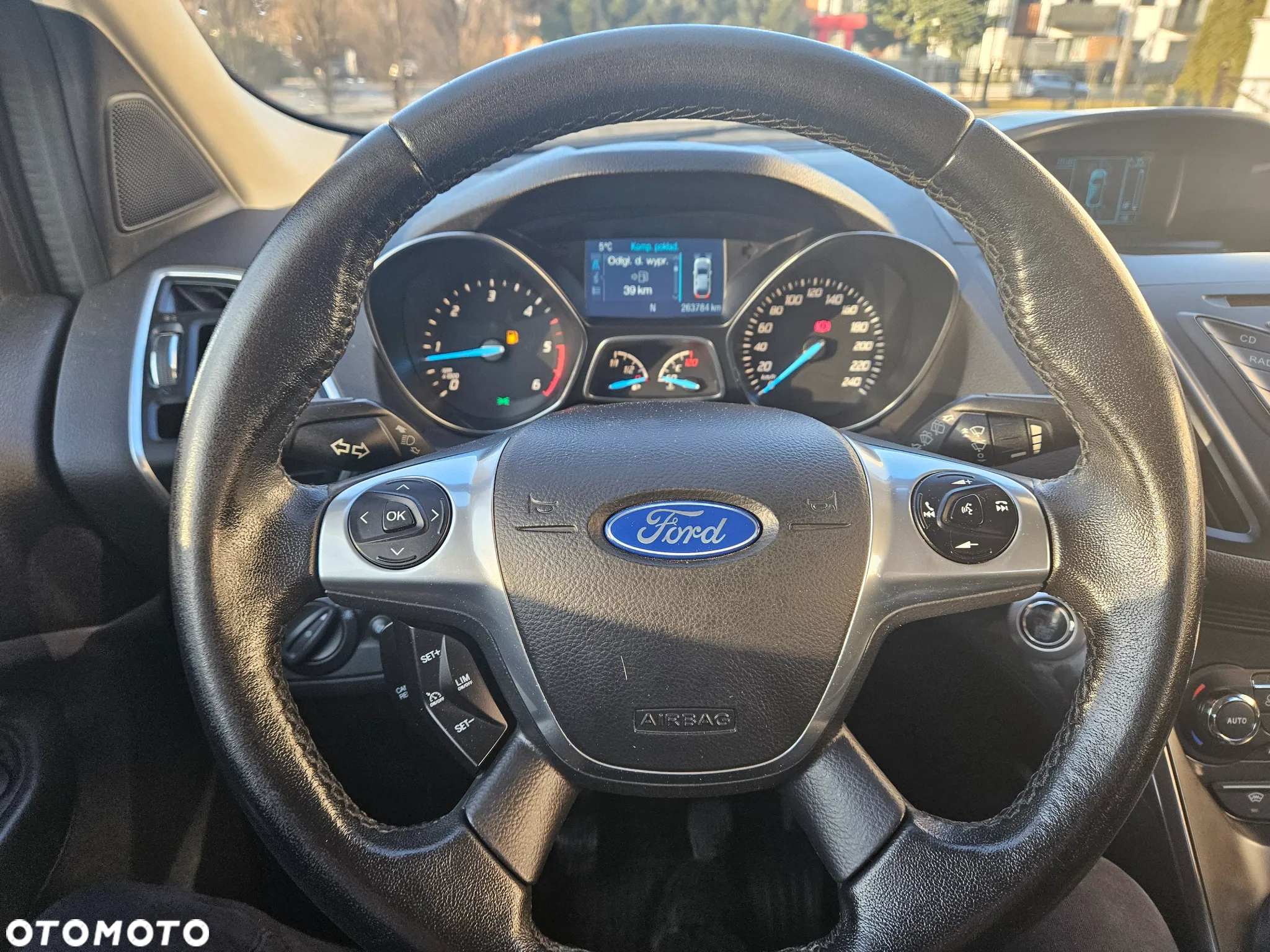 Ford Kuga 2.0 TDCi 2x4 Titanium - 11