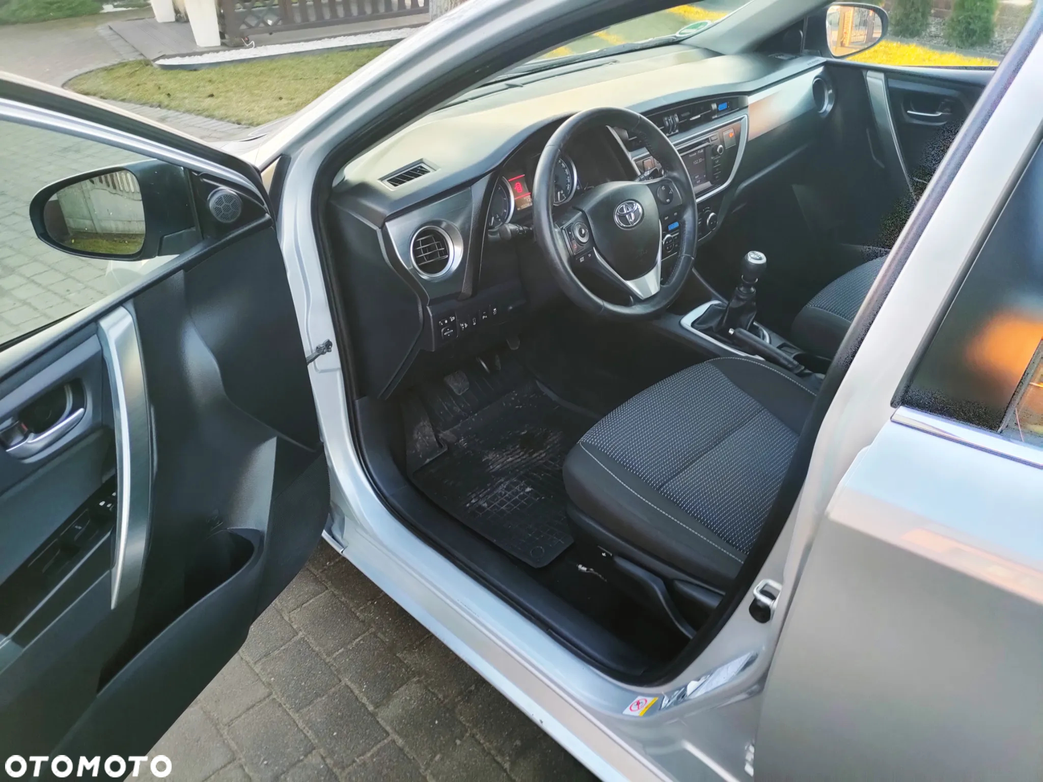 Toyota Auris 1.6 Comfort - 23