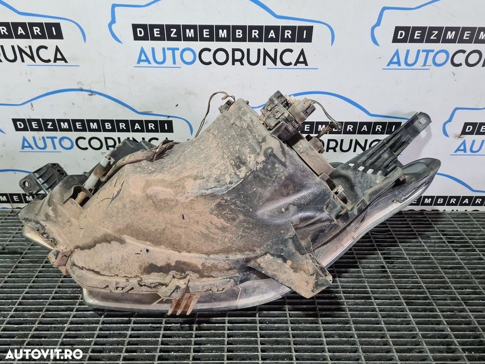 Far Dreapta Mitsubishi L200 V 2015 - 2018 SUV 4 Usi (958) Fara xenon - 3