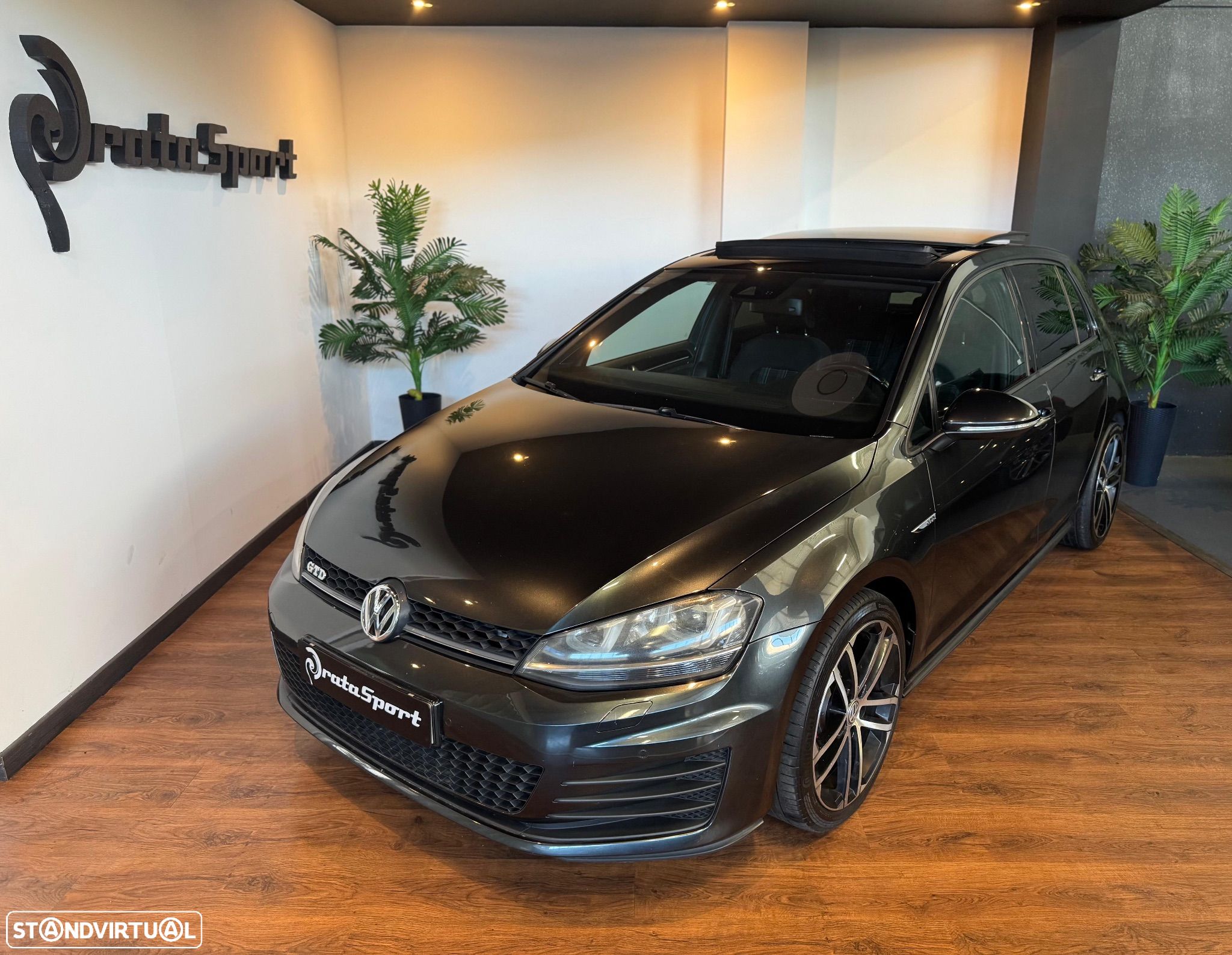 VW Golf 2.0 TDI GTD DSG - 1