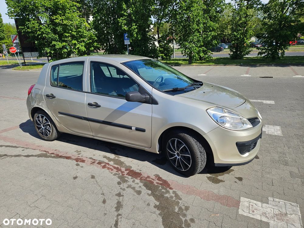 Renault Clio 1.4 16V Authentique - 1