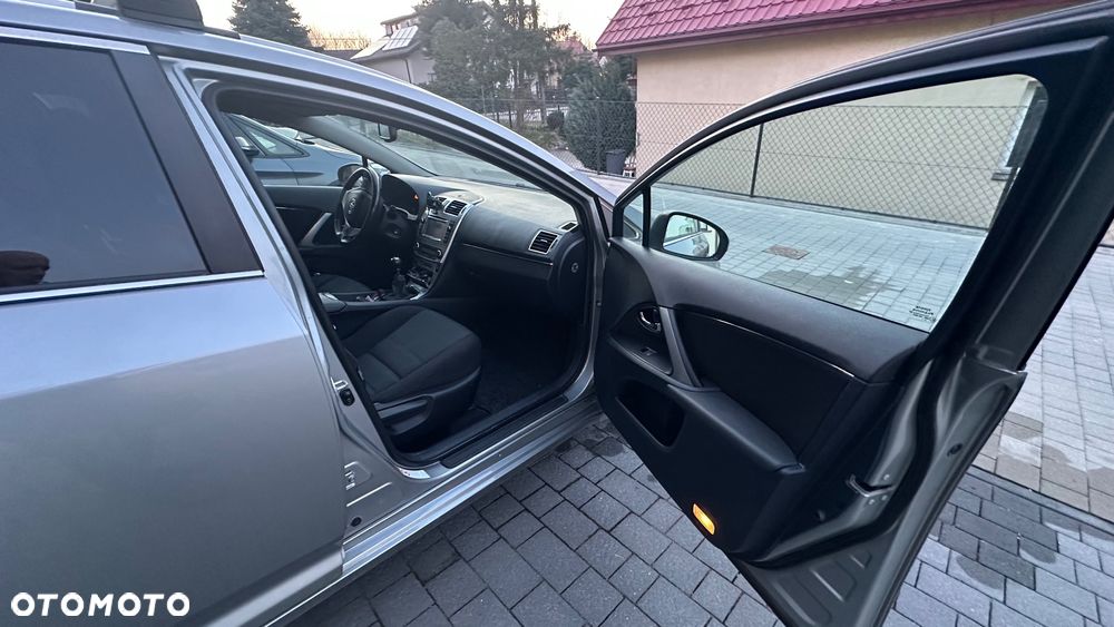 Toyota Avensis 2.0 D-4D - 9