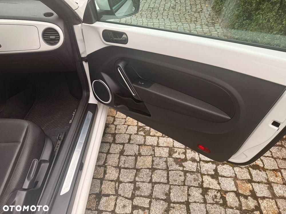 Volkswagen New Beetle - 14