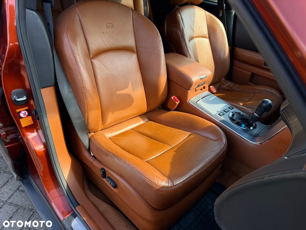 Infiniti FX - 10