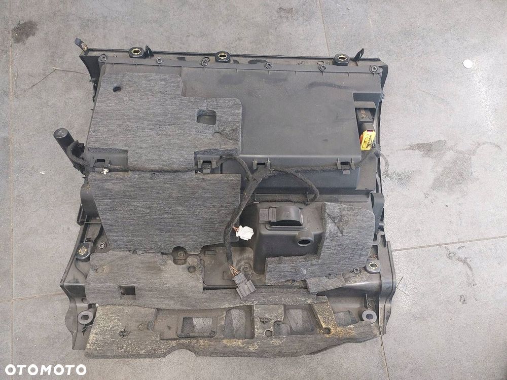 SCHOWEK PASAŻERA AUDI A3 8P - 3