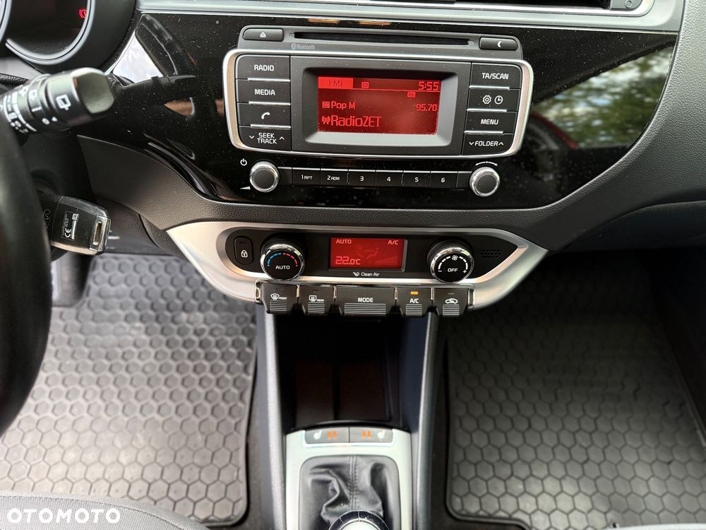 Kia Rio 1.2 Dream Team Edition - 21