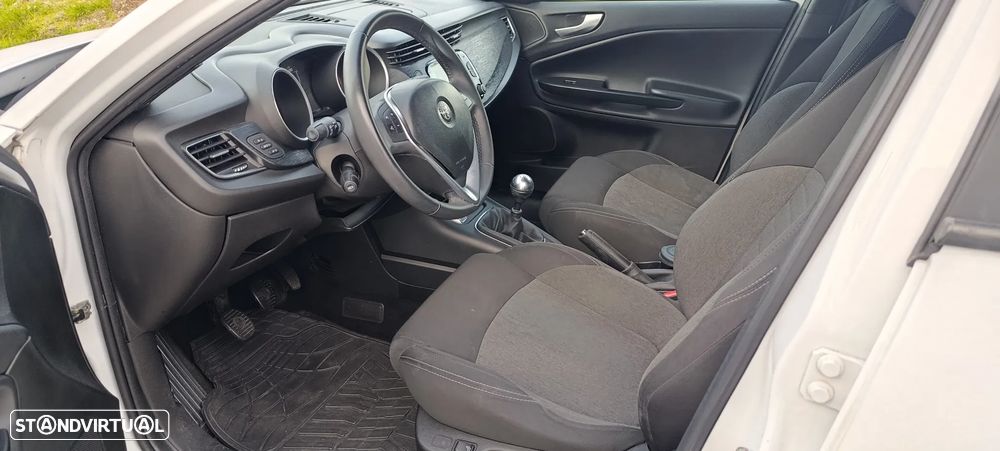 Alfa Romeo Giulietta 1.6 JTDM Sport - 15
