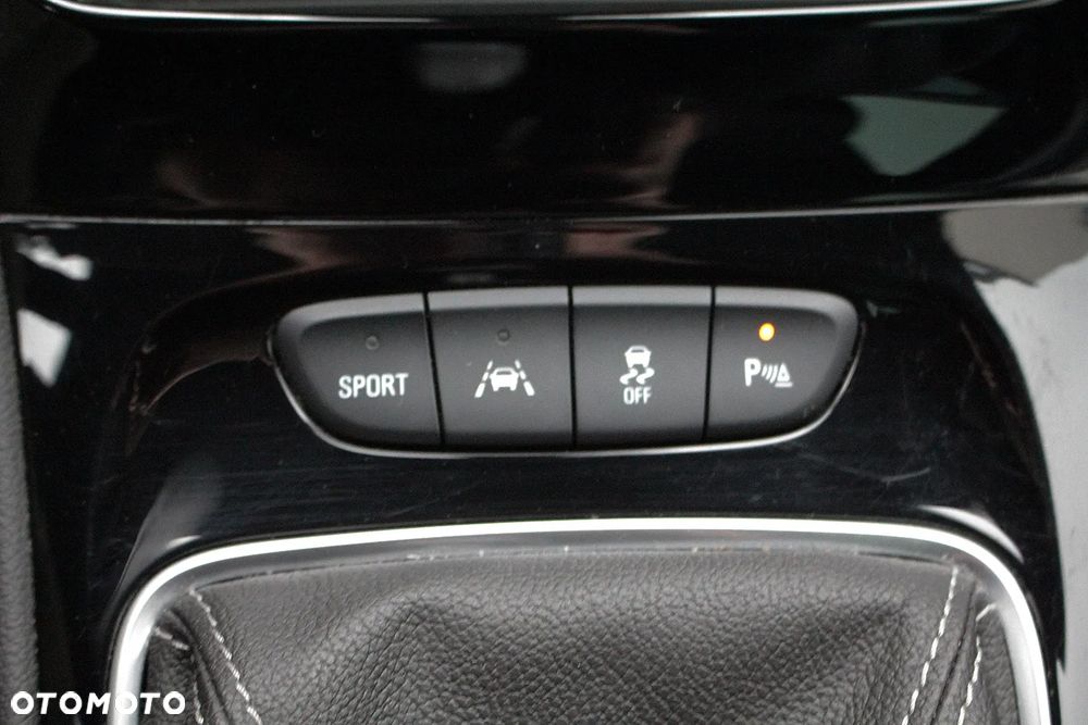 Opel Astra 1.4 Turbo Start/Stop Ultimate - 32