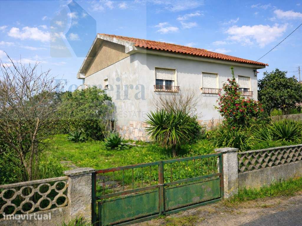Moradia T2+1 com terreno, garagem e vista para o campo em Alcainça,...