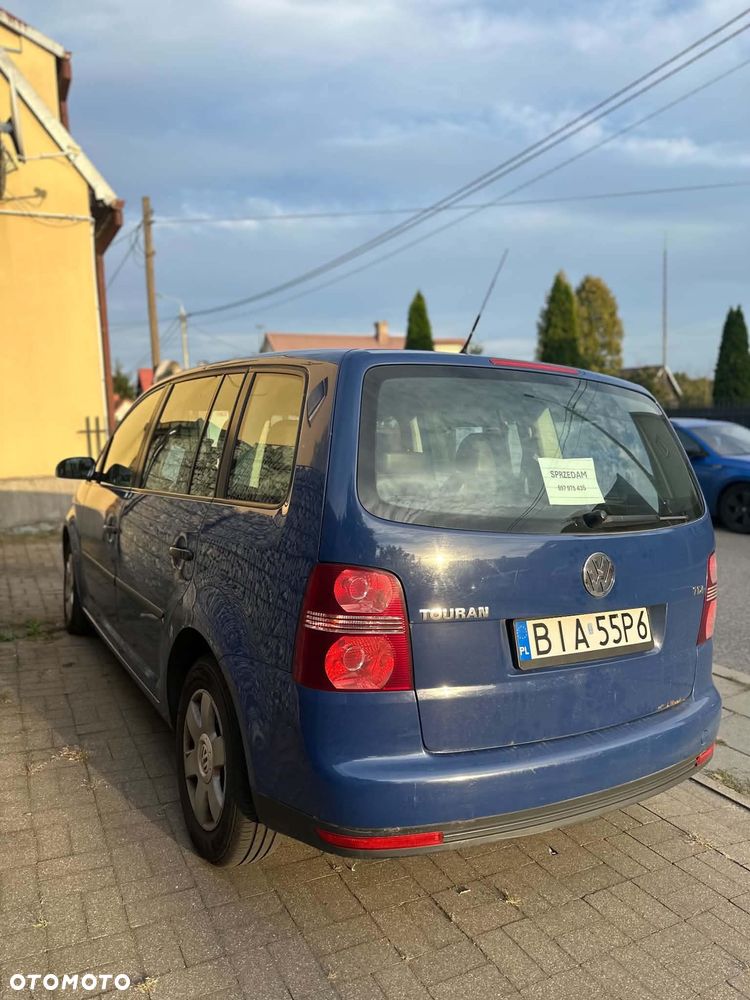 Volkswagen Touran 1.9 TDI Highline DSG - 2