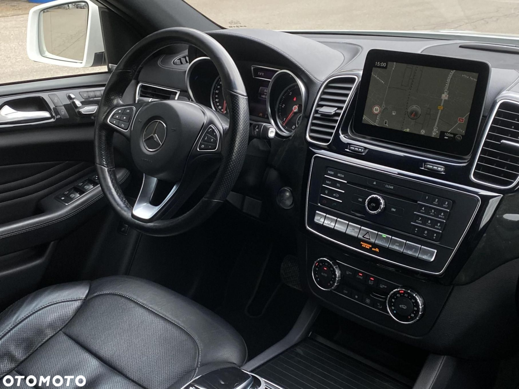 Mercedes-Benz GLE - 26