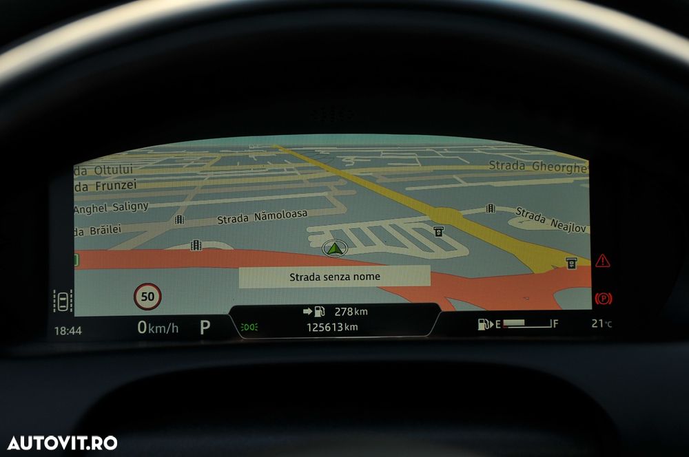 Jaguar XJ 30d LWB Portfolio - 14