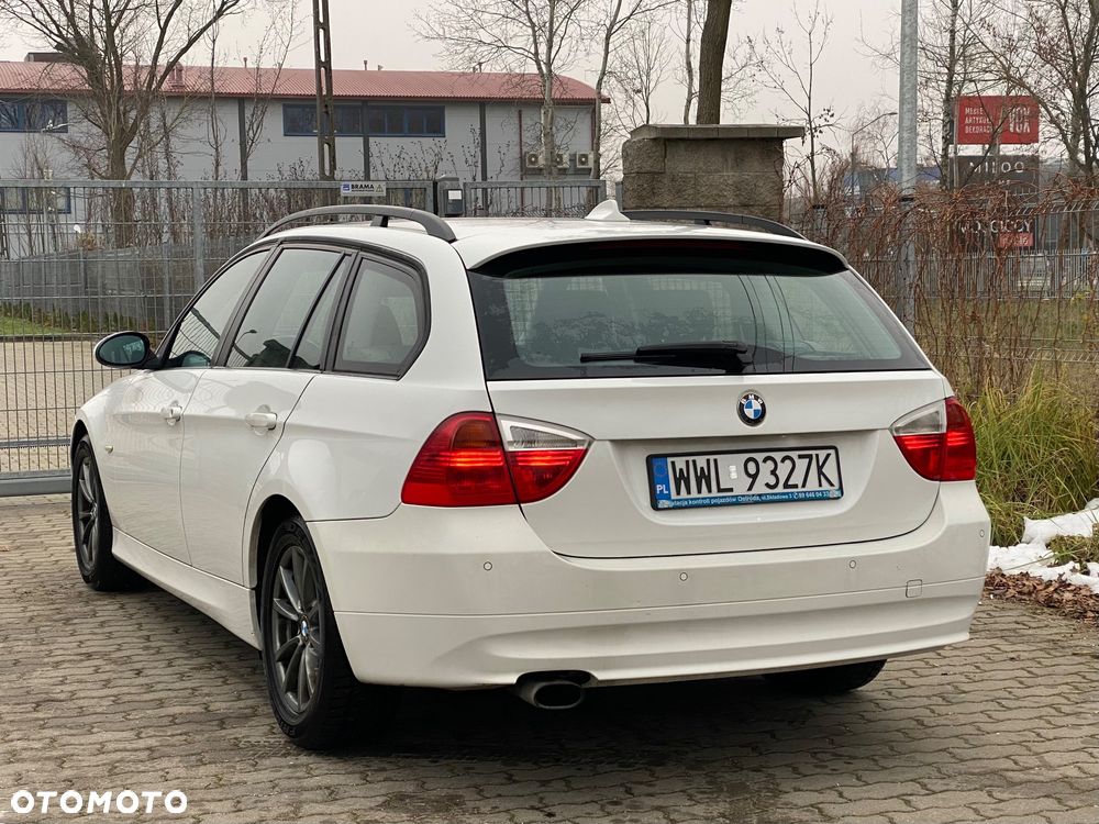 BMW Seria 3 318d - 5