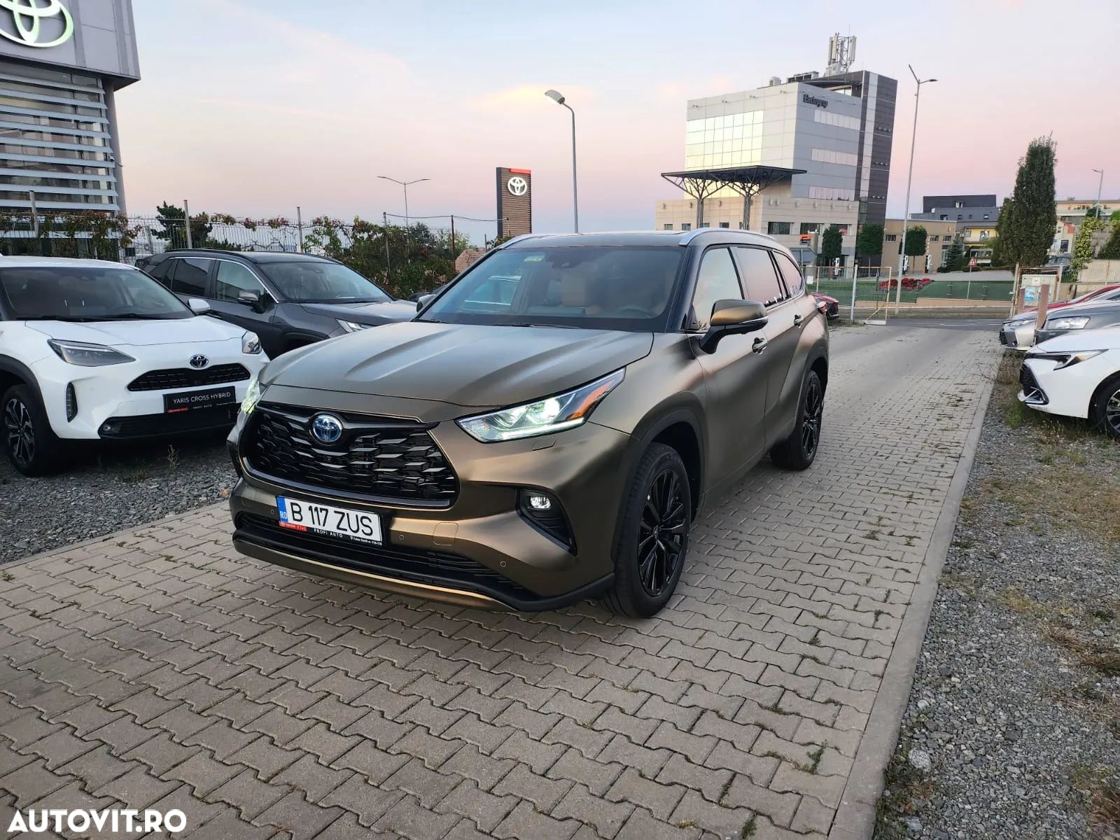 Toyota Highlander 2.5 L Hybrid Dynamic Force 248CP Luxury Metallic - 1
