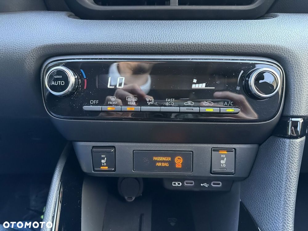 Toyota Yaris Hybrid 1.5 Style - 19