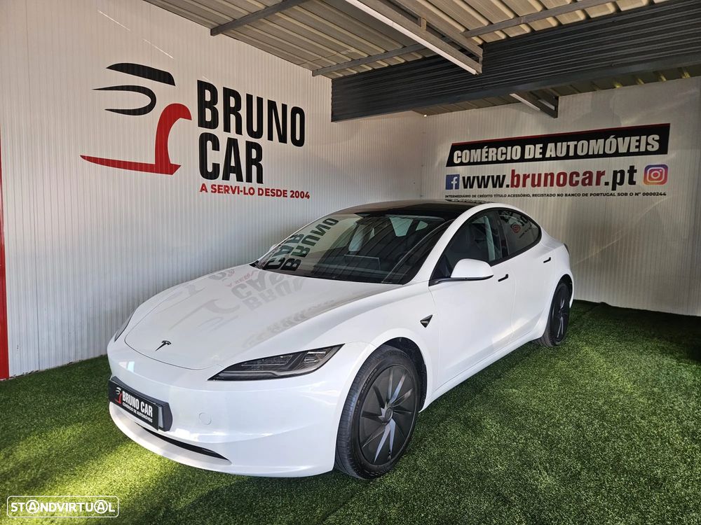 Tesla Model 3 2026 photo 3
