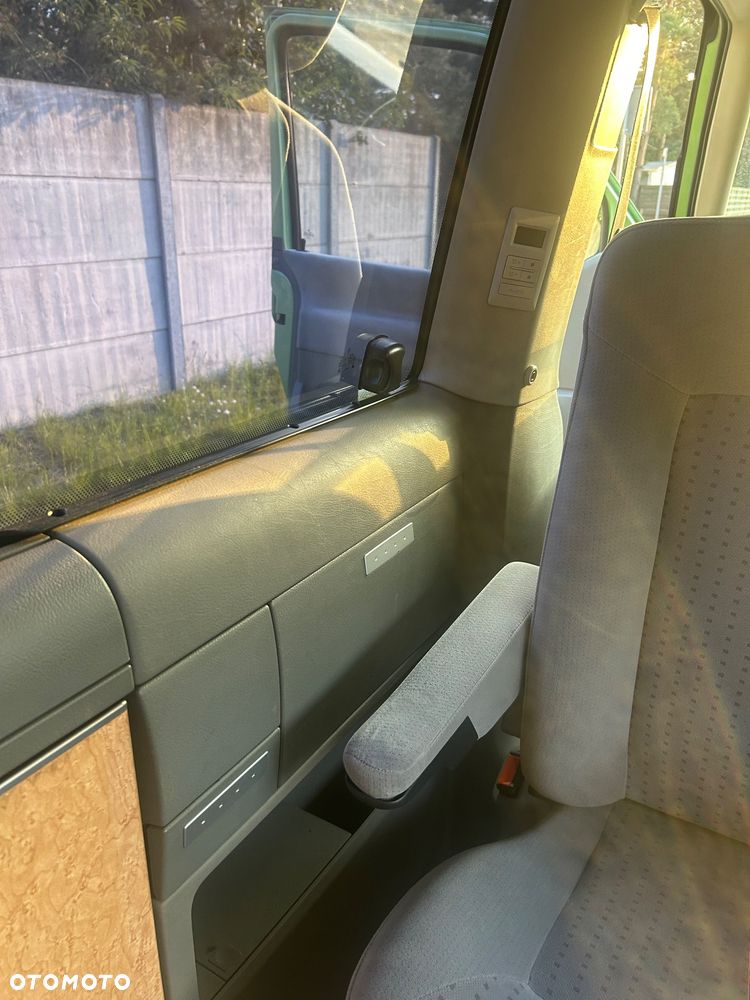 Volkswagen Multivan - 19