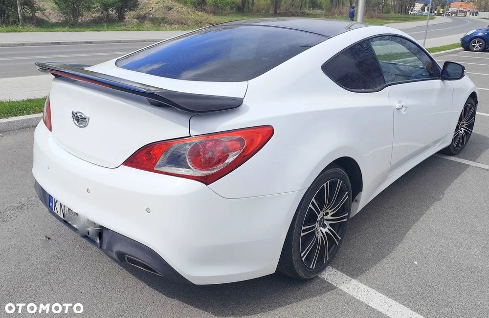 Hyundai Genesis Coupe - 5