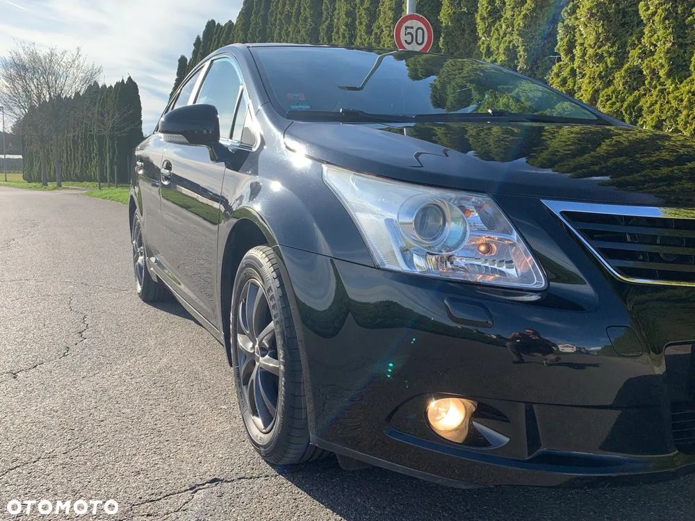 Toyota Avensis 1.8 Active - 16
