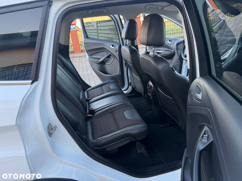 Ford Kuga 2.0 TDCi 2x4 Titanium - 25