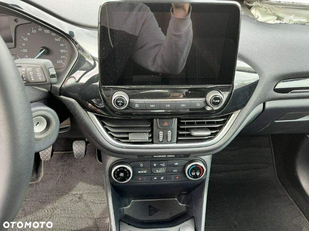 Ford Fiesta 1.1 S&S COOL&CONNECT - 9
