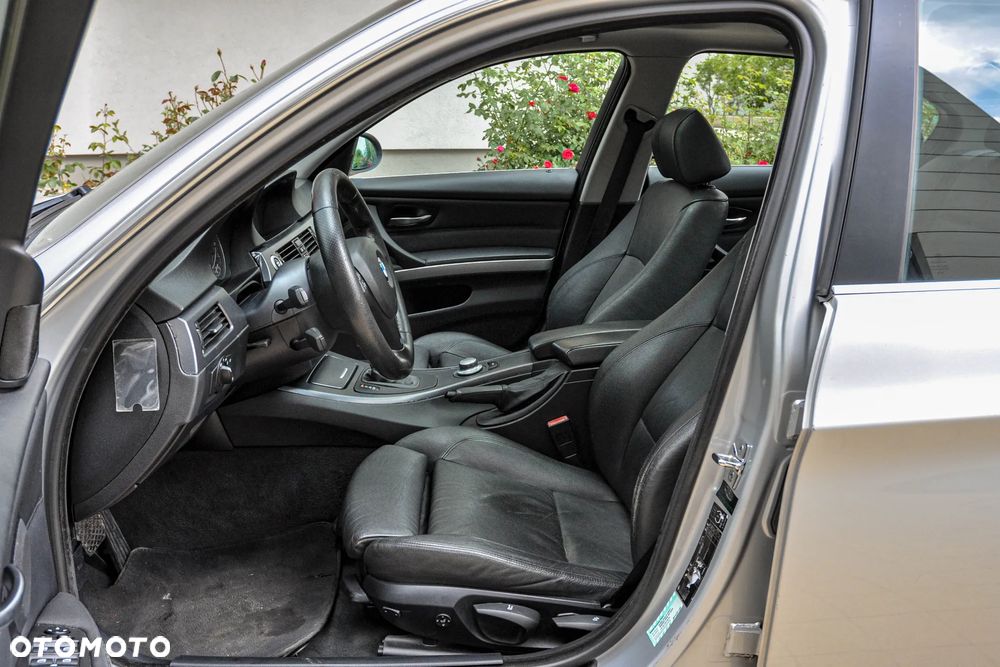BMW Seria 3 325i - 7