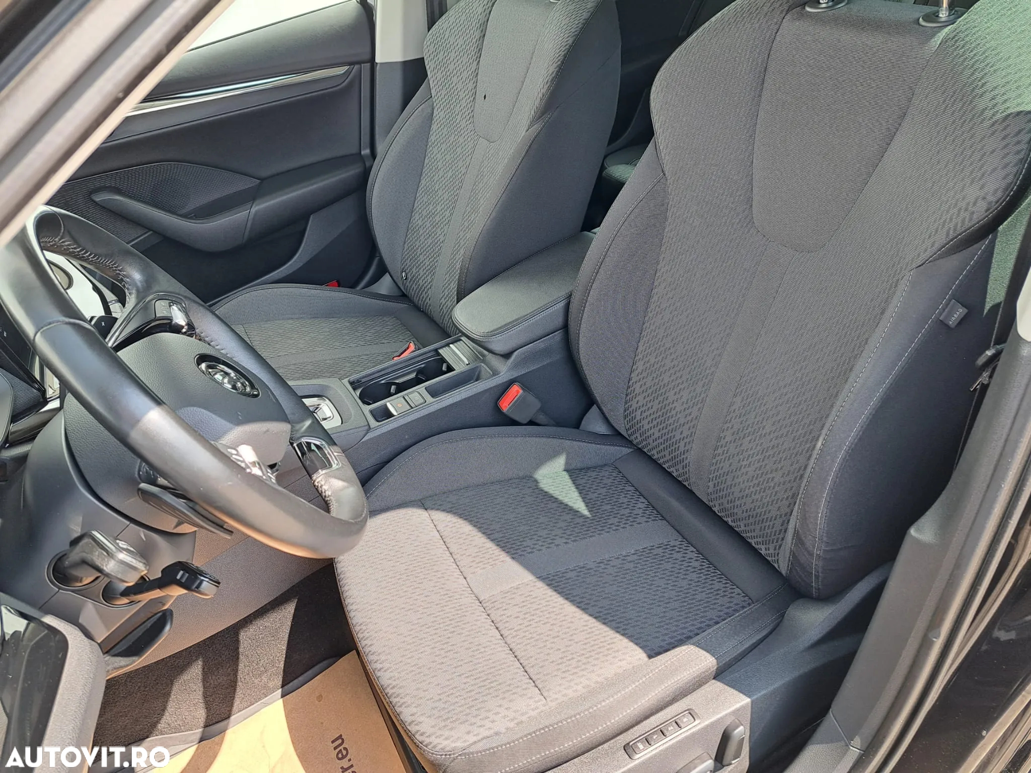 Skoda Octavia 2.0 TDI DSG Style - 23