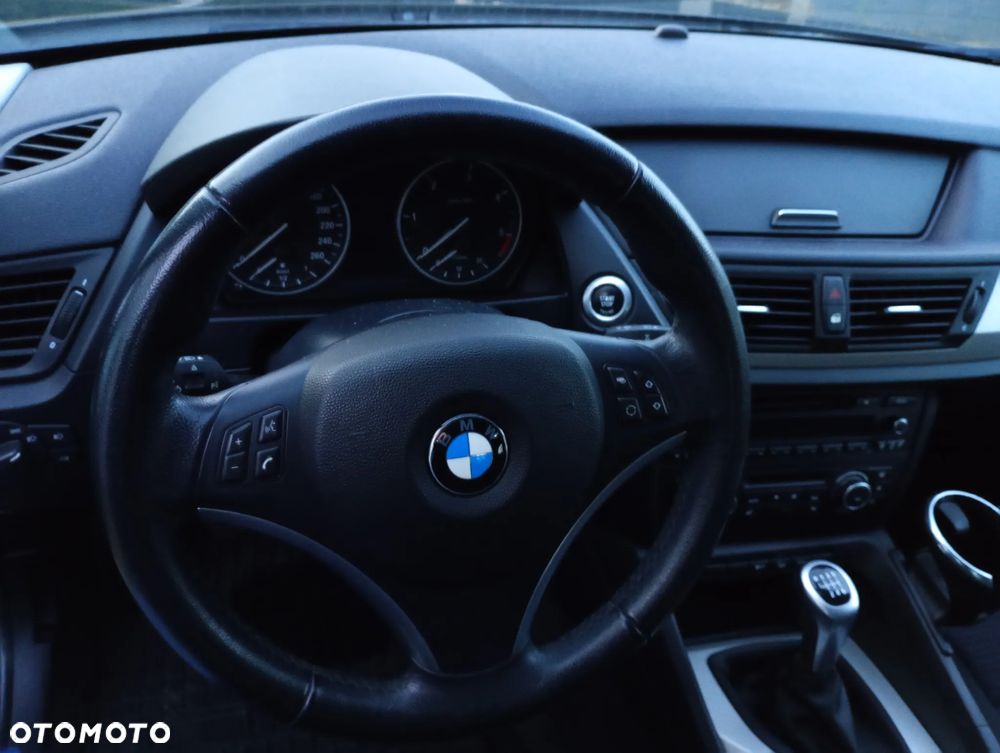 BMW X1 xDrive18d xLine - 13