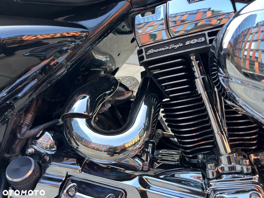 Harley-Davidson Touring Street Glide - 11