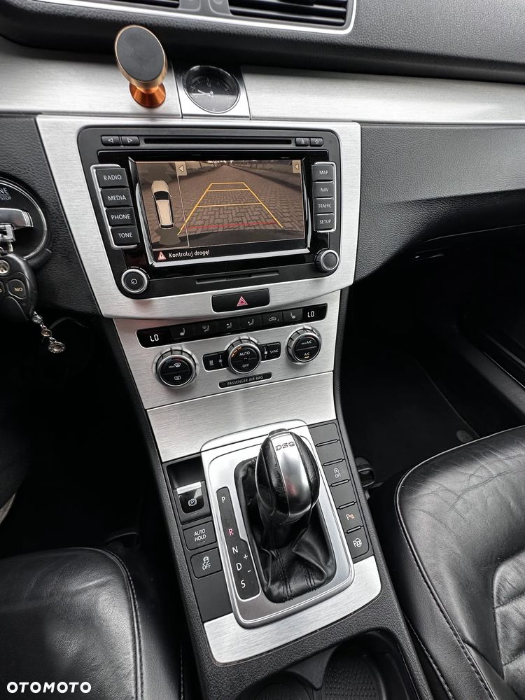Volkswagen Passat 2.0 TDI DSG BlueMotion Technology Highline - 22