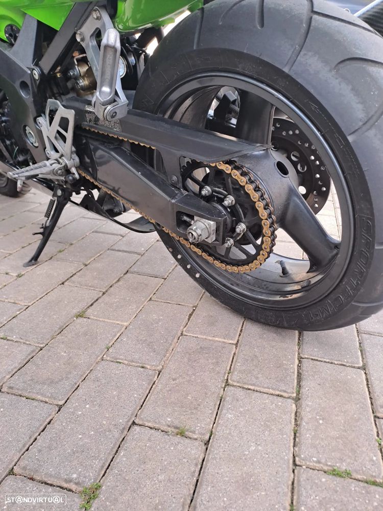 Kawasaki ZXR Ninja ZX7R - 3
