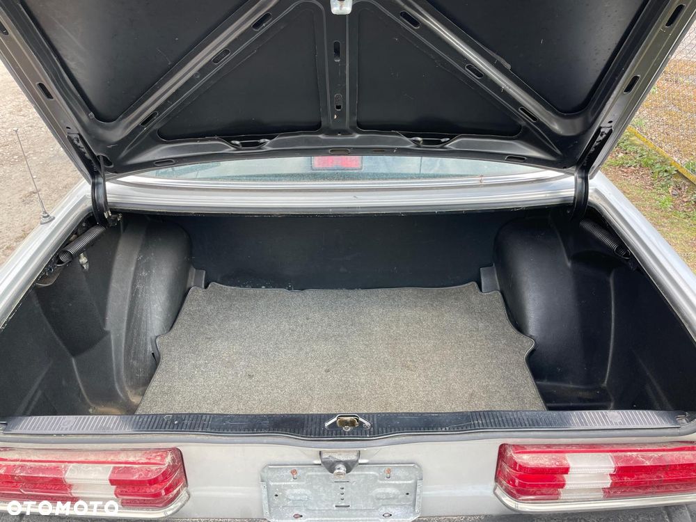 Mercedes-Benz W123 - 22