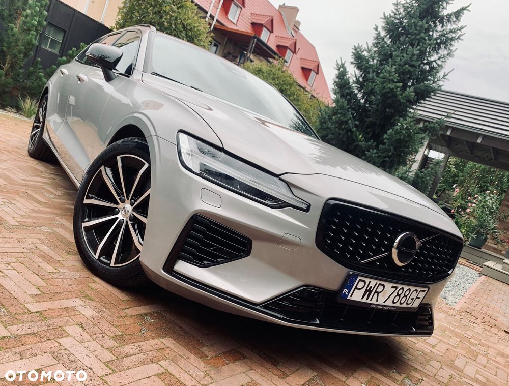 Volvo V60 T6 AWD Recharge Plus Dark - 1