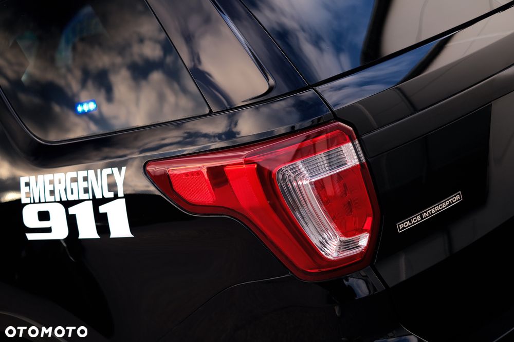 Ford Explorer - 32