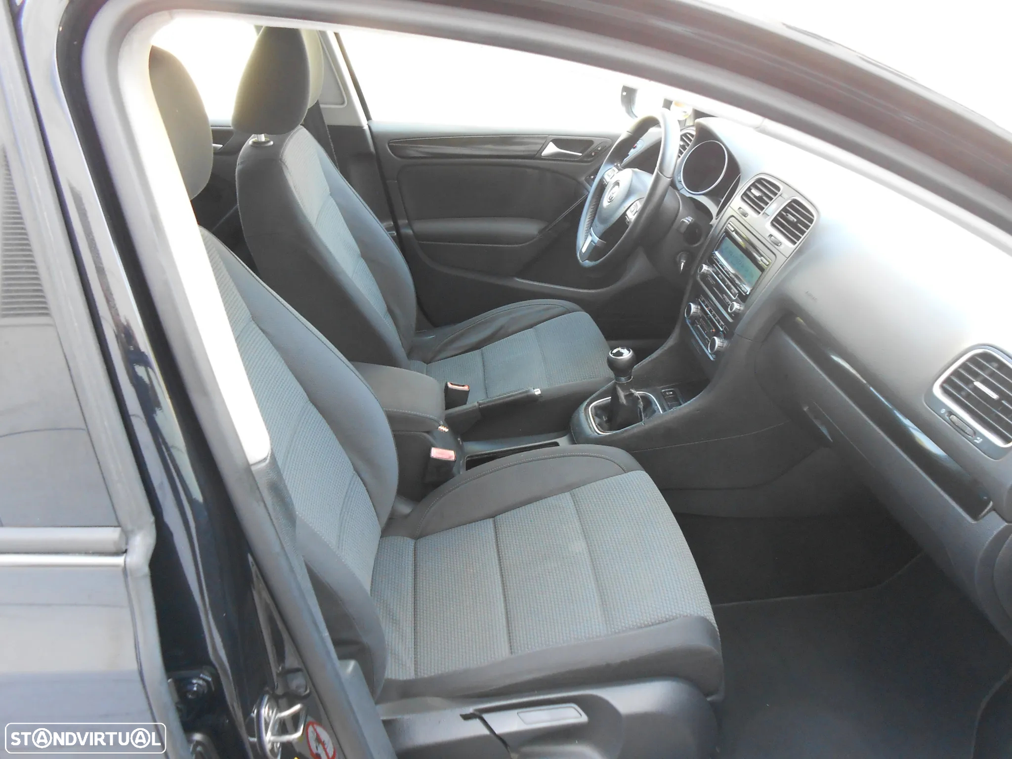 VW Golf 1.6 TDi Confortline - 26